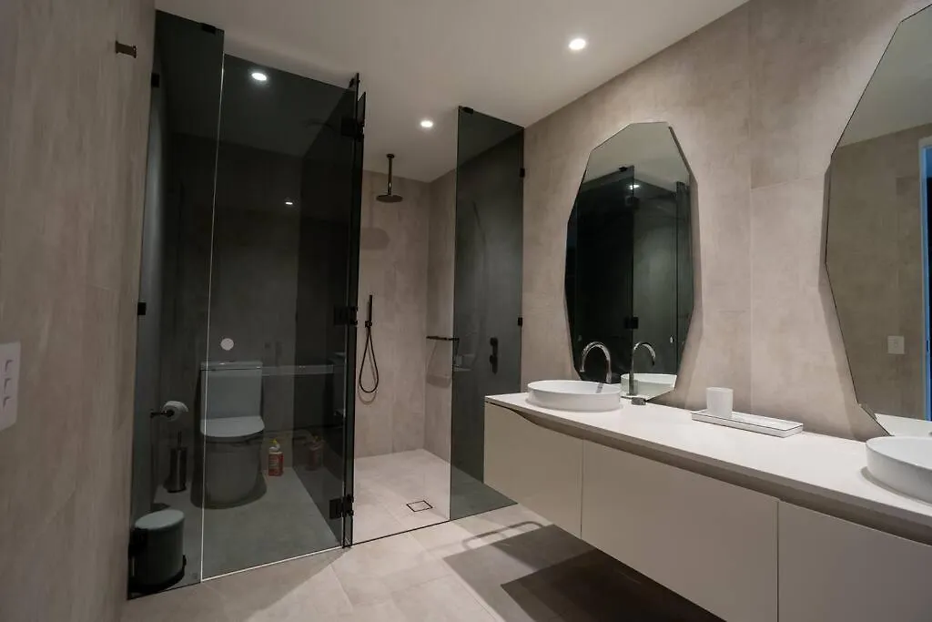 Serene Paradise Palms Luxury 3 Bed @Mermaid Water Gold Coast
